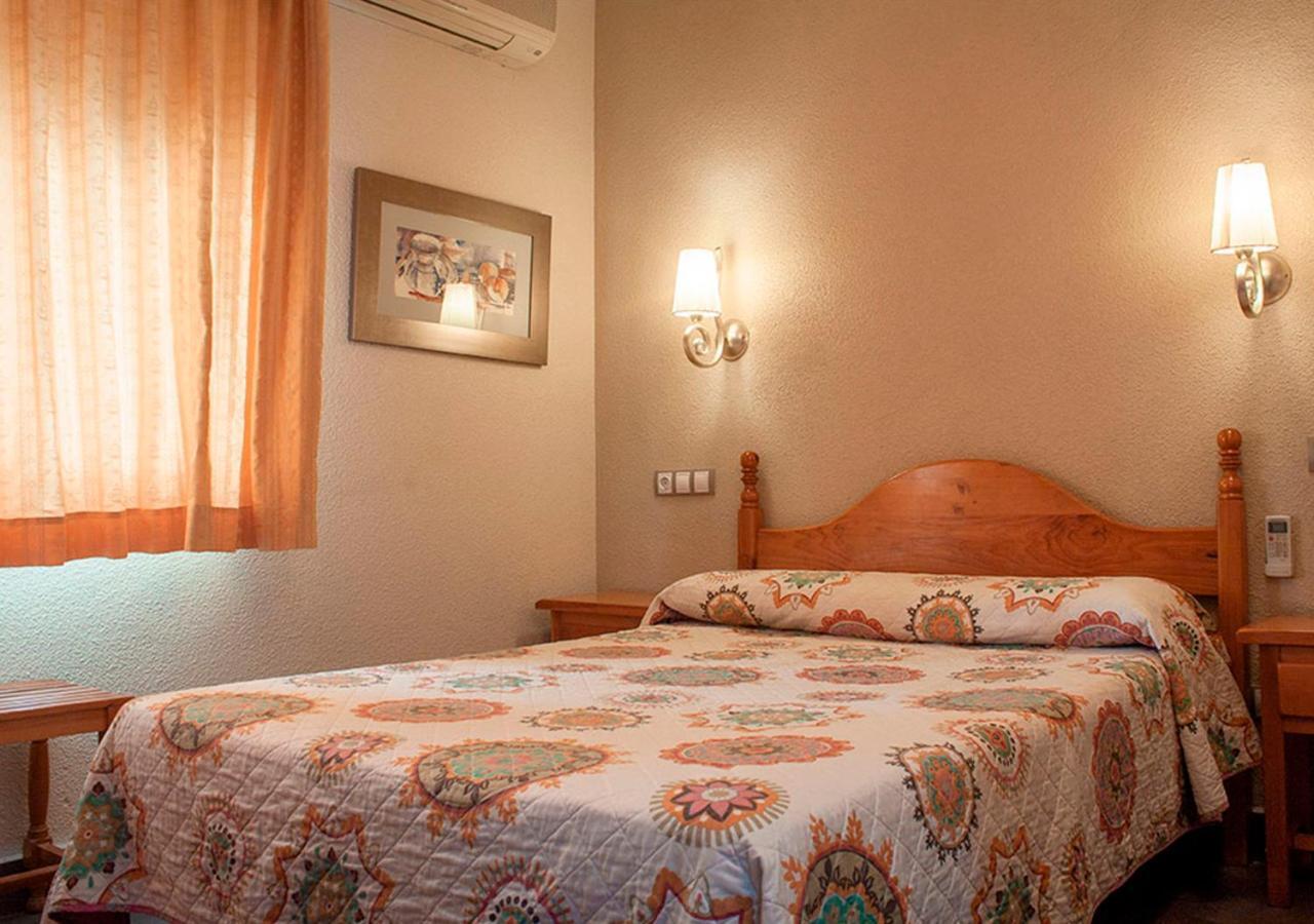 Hotel La Zambra Mancha Real Esterno foto