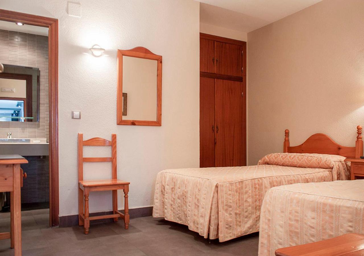 Hotel La Zambra Mancha Real Esterno foto